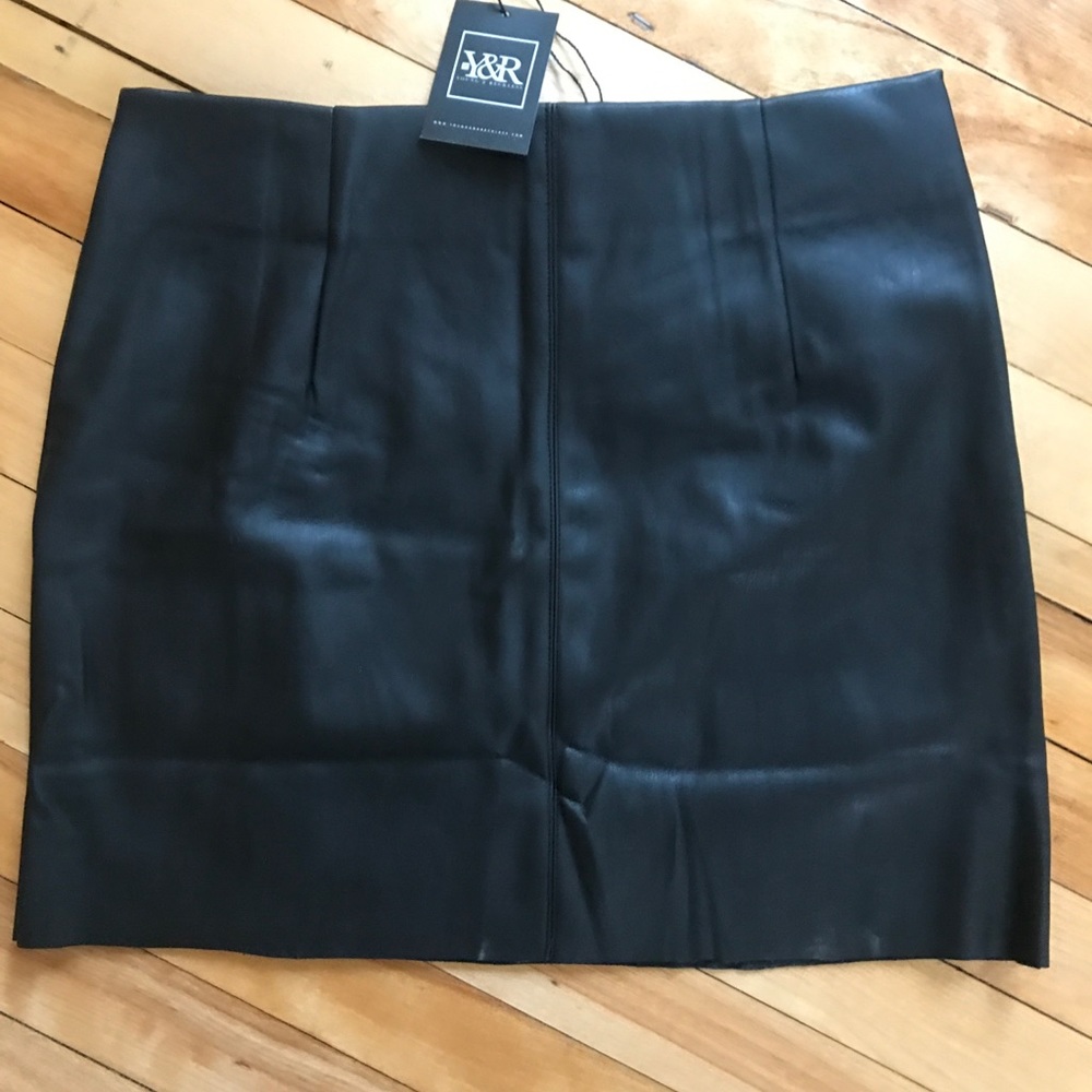 NWT Trendy Faux Leather Mini Skirt - Picture 8 of 8